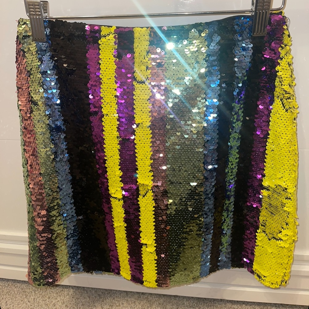 DO+BE sequin mini skirt